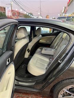 جنسس G70